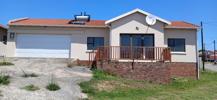 To Let 3 Bedroom Property for Rent in Cove Rock Eastern Cape